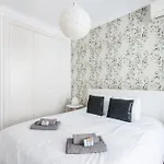Baixa Chiado Luxury Bedrooms * 리스본