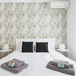 Baixa Chiado Luxury Bedrooms 게스트하우스 *