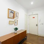 Baixa Chiado Luxury Bedrooms * 리스본