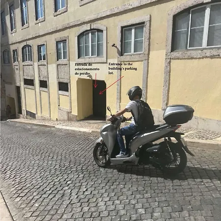 Baixa Chiado Luxury Bedrooms Vendégház *